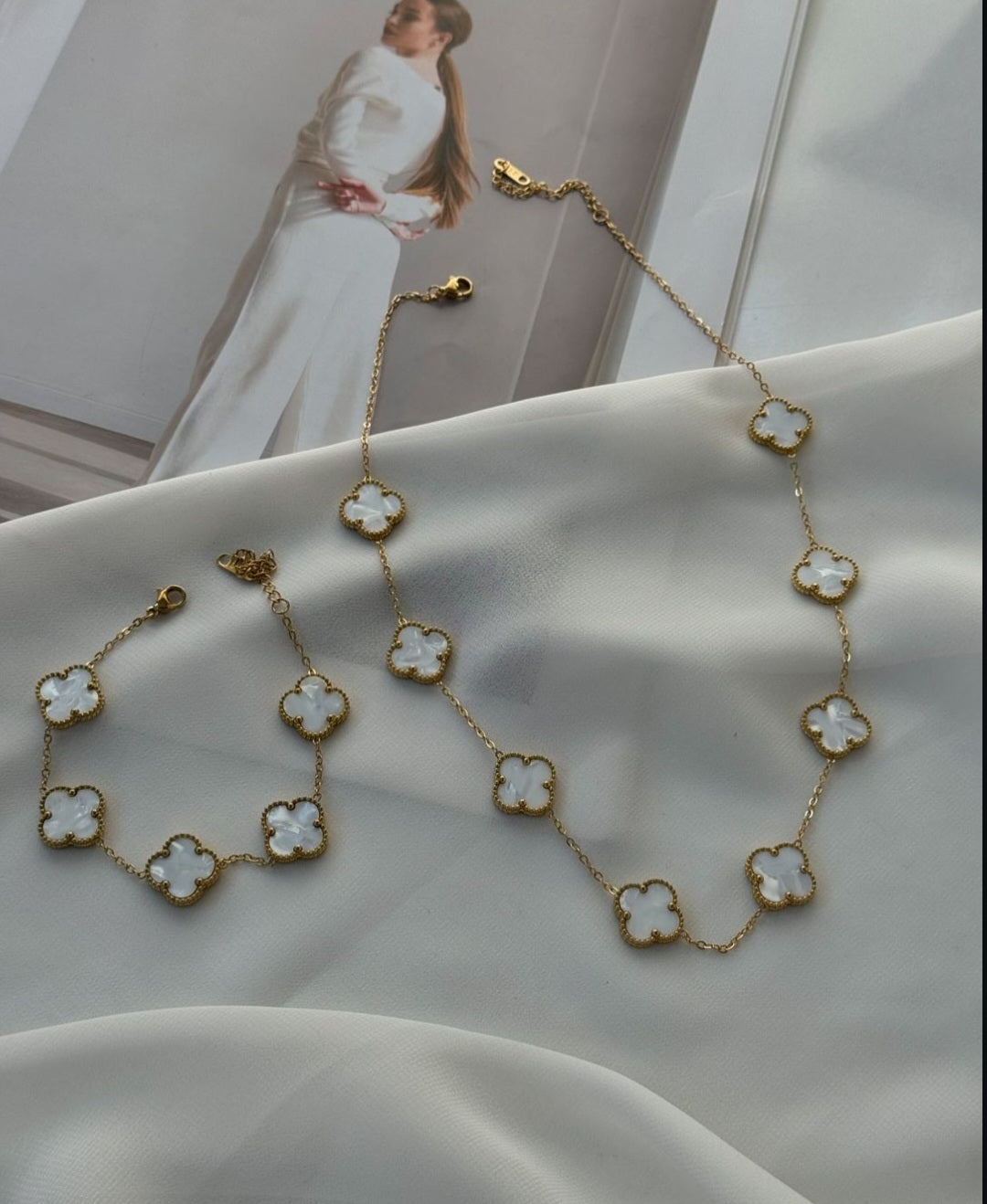 White Clover Jewelry Set