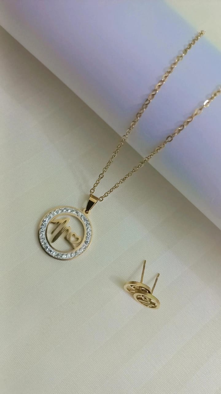 Causal Wear Stainless Steel Pendant Chain and Ear Studs