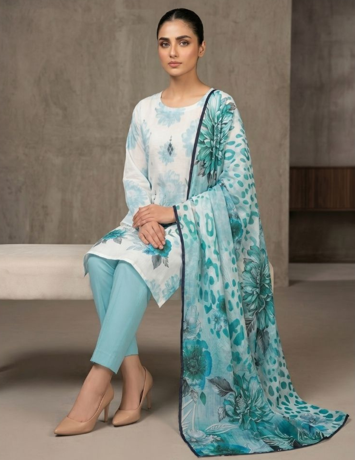 Graceful 3 Pc Slub Lawn Suit with Printed Voile Dupatta